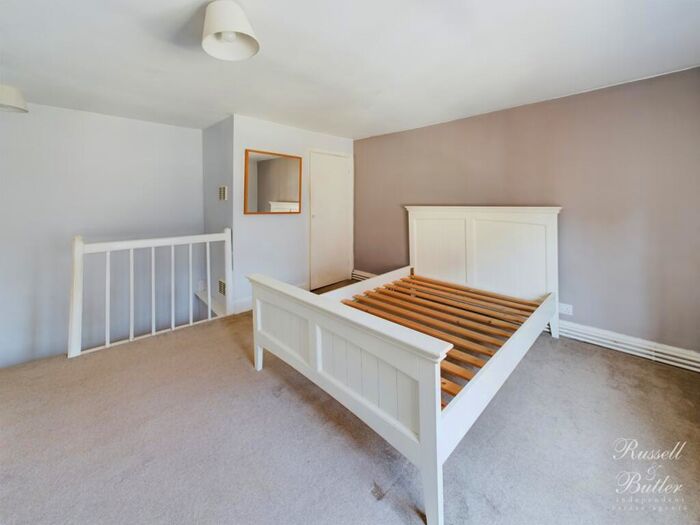 2 Bedroom Terraced House For Sale In Bristle Hill, Buckingham, MK18