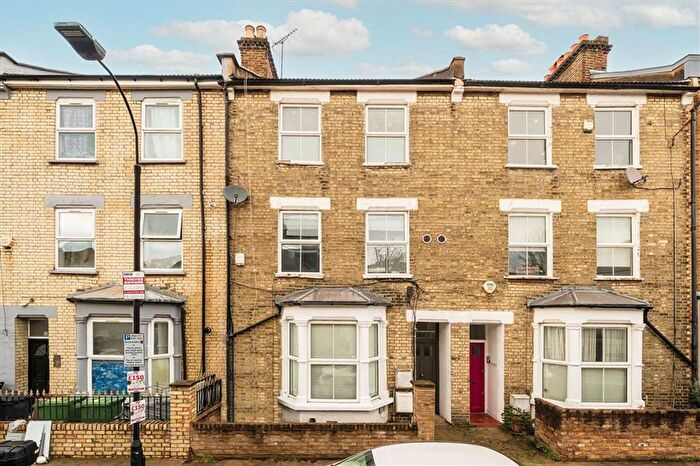 1 Bedroom Flat To Rent In Wendell Road, Shepherds Bush, W12