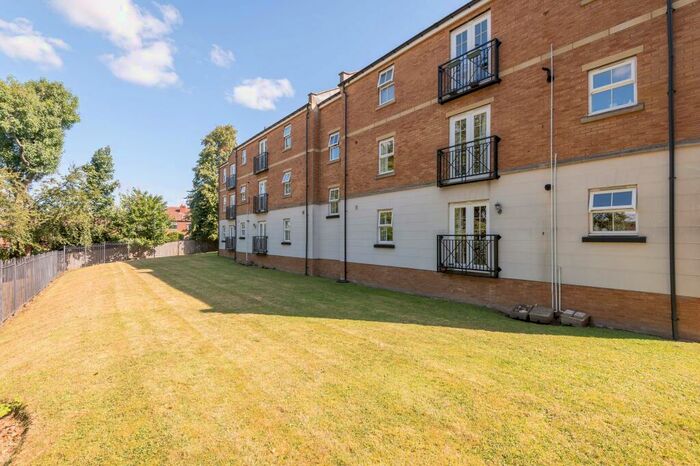 2 Bedroom Flat To Rent In Charnley Drive, Chapel Allerton, Leeds, LS7