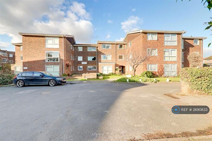 2 Bedroom Flat To Rent In Suncourt, Worthing, BN11