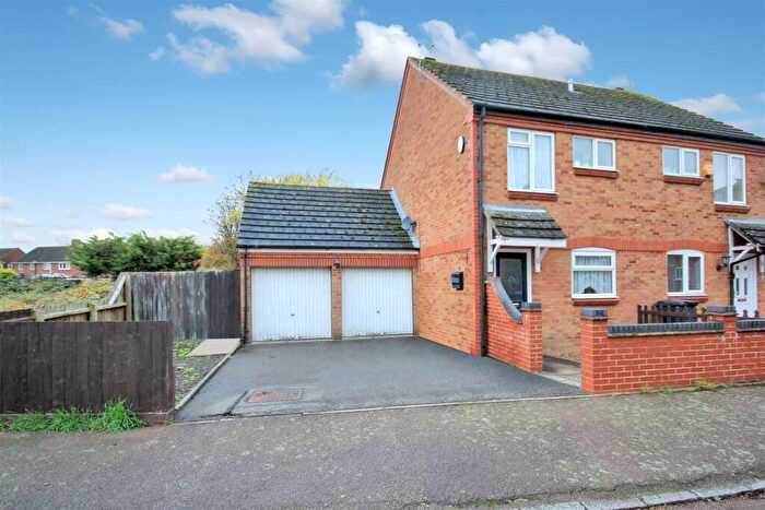2 Bedroom Semi-Detached House For Sale In Keswick Drive, Rushden, NN10