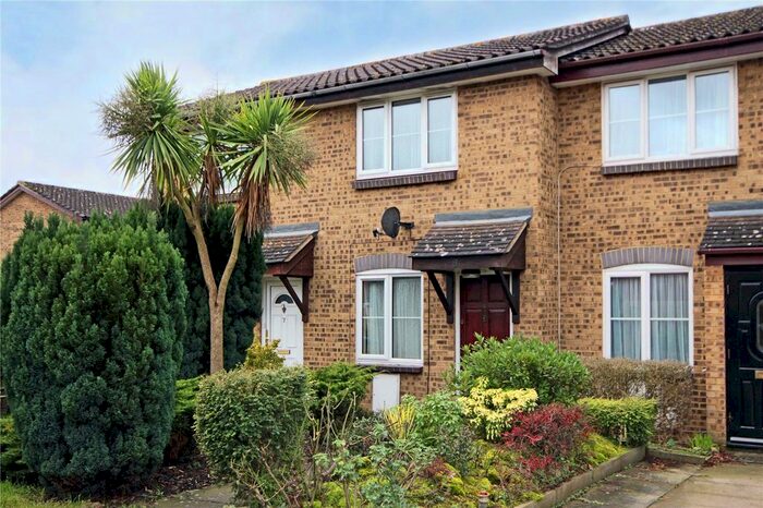 1 Bedroom Detached House To Rent In Derwent Road, Egham, Surrey, TW20