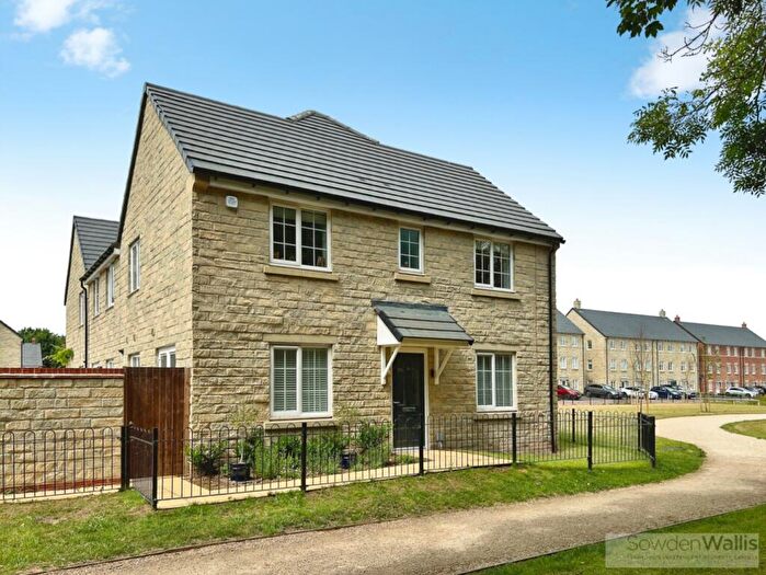 3 Bedroom Semi-Detached House For Sale In Sovereign Way, Stamford, PE9