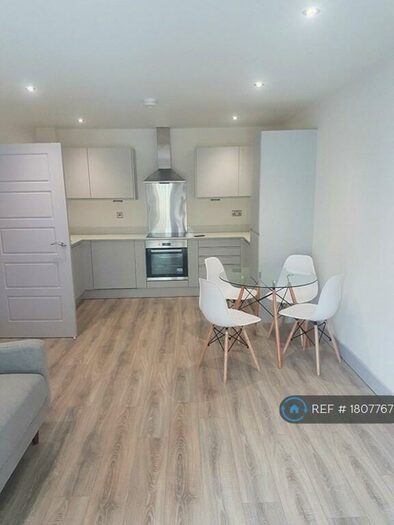 2 Bedroom Flat To Rent In Trinity Court, Leeds, LS9