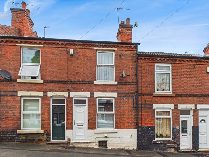 2 Bedroom Terraced House For Sale In Finsbury Avenue, Nottingham, NG2