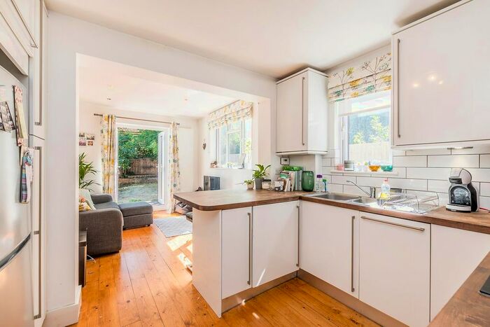 2 Bedroom Flat To Rent In Norwood High Street, West Norwood, SE27
