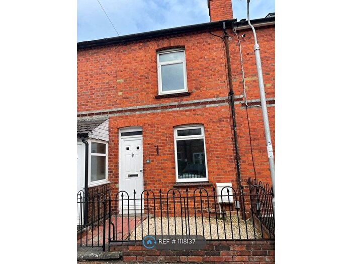 3 Bedroom Terraced House To Rent In Collis Street, Reading, RG2