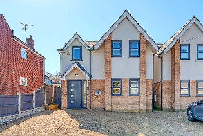 4 Bedroom Detached House For Sale In Cromwell Road, Warley, Brentwood, CM14