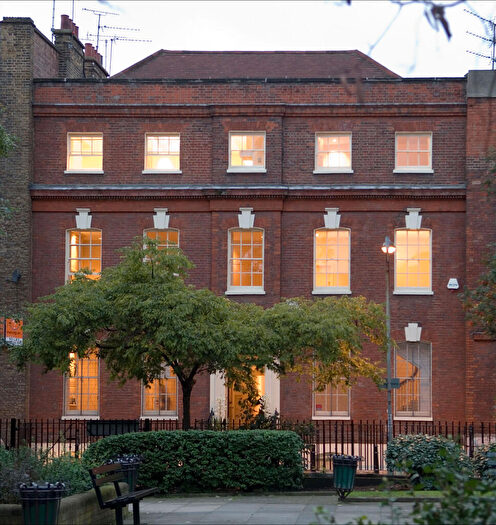 2 Bedroom Flat For Sale In Charles Square, Hoxton, London, N1