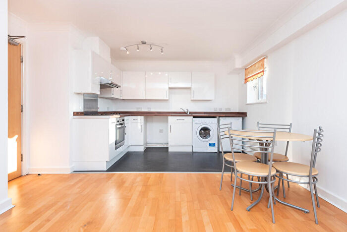 2 Bedroom Apartment To Rent In Flat Foster, Millsands, Sheffield, S3