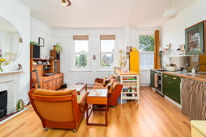 2 Bedroom Apartment To Rent In Chase Side, Enfield, London, EN2