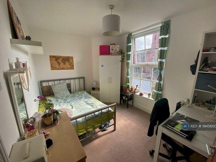 6 Bedroom Semi-Detached House To Rent In North View, Edge Hill, Liverpool, L7