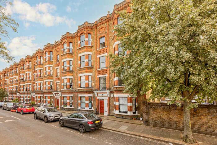 1 Bedroom Flat To Rent In Kingwood Road, London, SW6