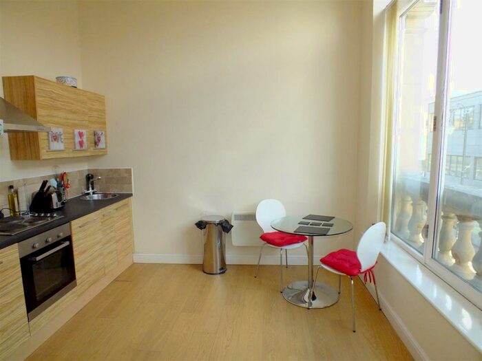 1 Bedroom Flat To Rent In Bank House, Queen Street, Morley, Leeds, LS27
