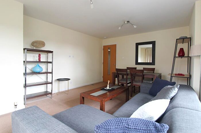 2 Bedroom Flat To Rent In Baker Road, Mid Floor, Aberdeen, AB24