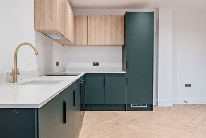 1 Bedroom Flat To Rent In West Street, Farnham, GU9