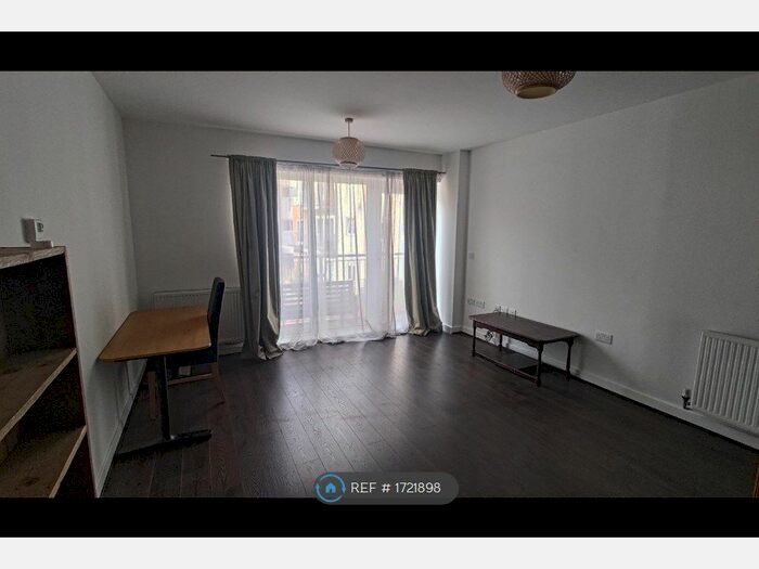 1 Bedroom Flat To Rent In Woodall Court, Croydon, CR0