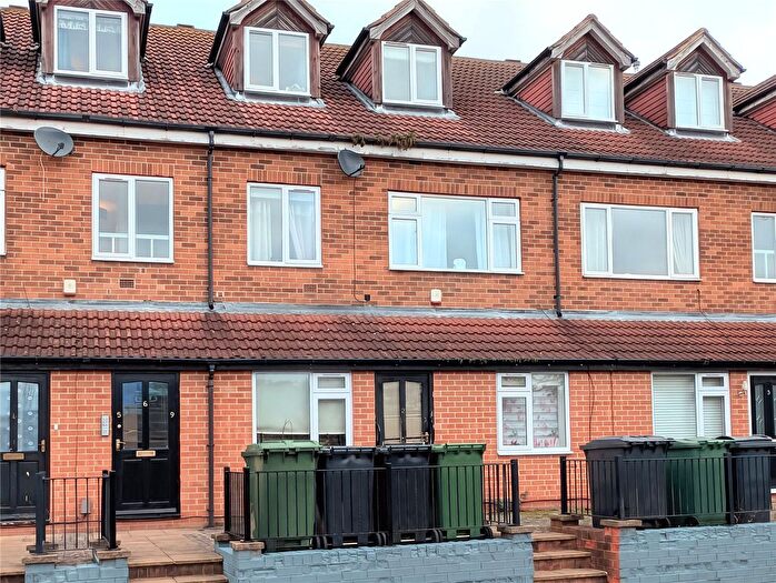 2 Bedroom Flat For Sale In High Moor Apartments, - High Moor Crescent, Leeds, West Yorkshire, LS17