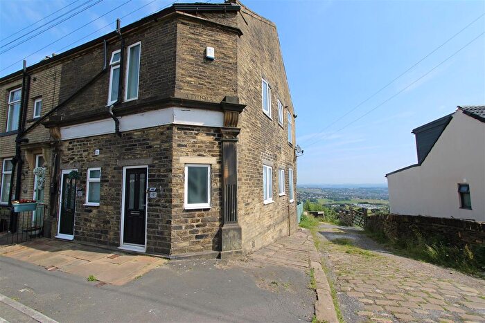 1 Bedroom Flat To Rent In Evelyn Terrace, Mountain, Queensbury, Bradford, BD13