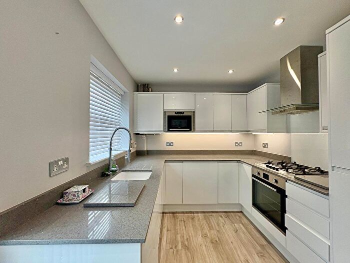 3 Bedroom Semi-Detached House For Sale In Fisher Close, Barton Le Clay, MK45