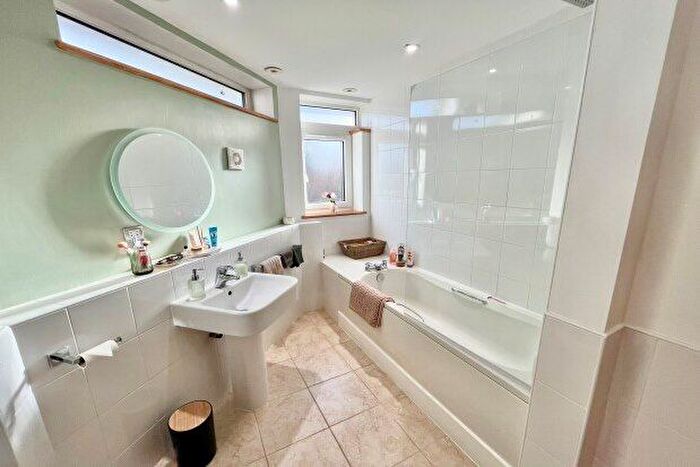 2 Bedroom Flat To Rent In Chaucer Court, Canterbury, CT1