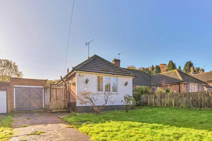 2 Bedroom Bungalow To Rent In Croham Valley Road, Croydon, South Croydon, CR2