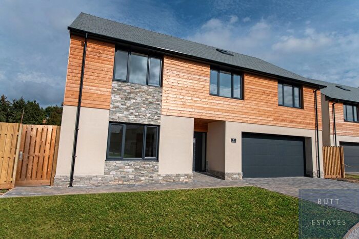 4 Bedroom Detached House For Sale In Southbrook Grove, Exeter, EX5