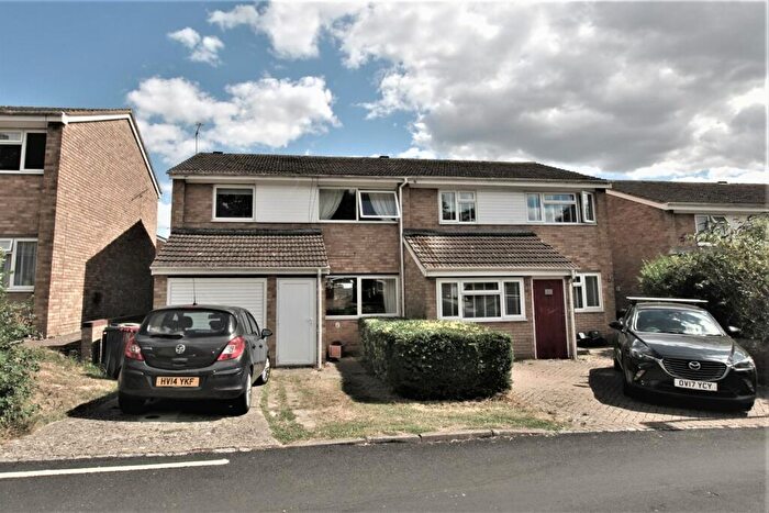 3 Bedroom Semi-Detached House To Rent In Queensway, Caversham, Reading, RG4