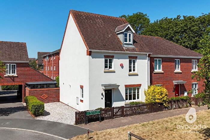 4 Bedroom Semi-Detached House For Sale In Rotary Way, Thatcham, RG19