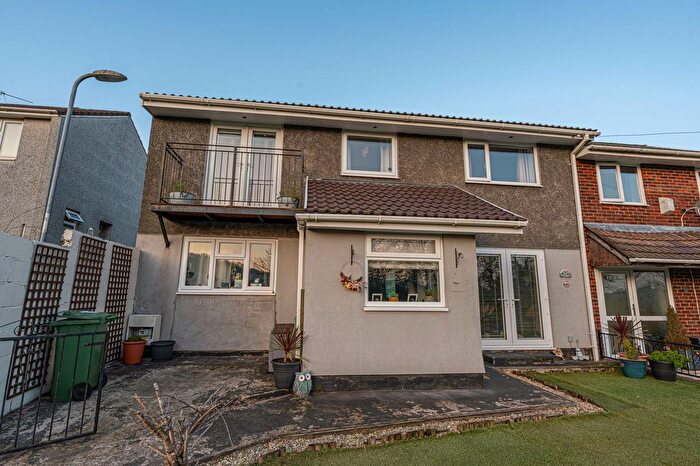 4 Bedroom Semi-Detached House For Sale In Wimbourne Rise, Pontnewydd, NP44