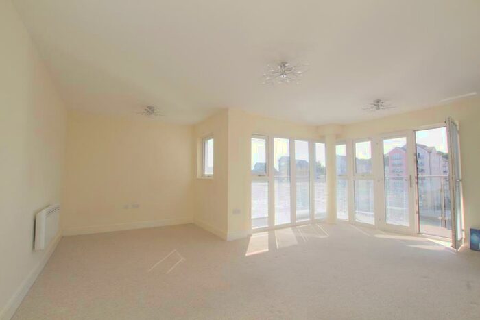 2 Bedroom Apartment To Rent In Mizzen Court - Portishead, BS20