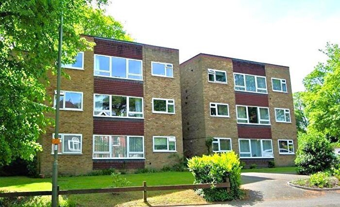 2 Bedroom Apartment To Rent In Weybridge, KT13