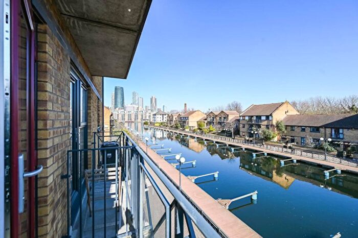 2 Bedroom Flat To Rent In Whiteadder Way, , Docklands, London, E14