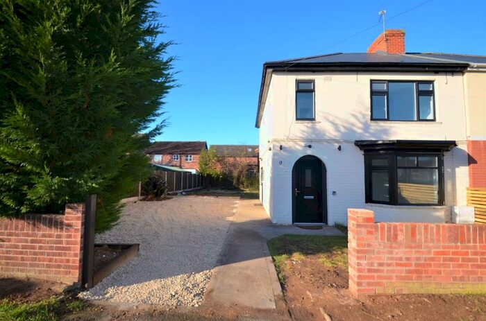 3 Bedroom Semi-Detached House To Rent In Mile End Avenue, Hatfield, Doncaster, DN7