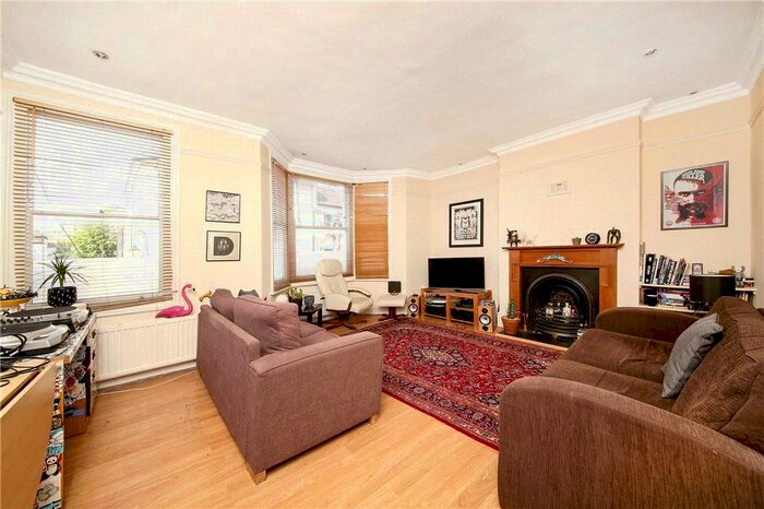 3 Bedroom Property To Rent In Elm Park, Brixton, London SW2