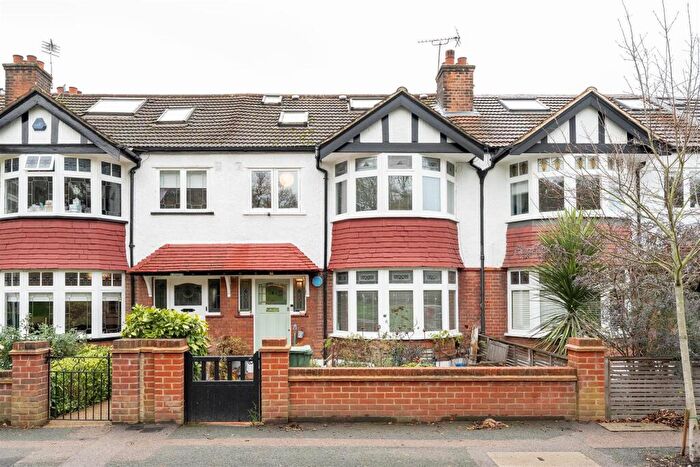 4 Bedroom House For Sale In Beacontree Avenue, Walthamstow, E17