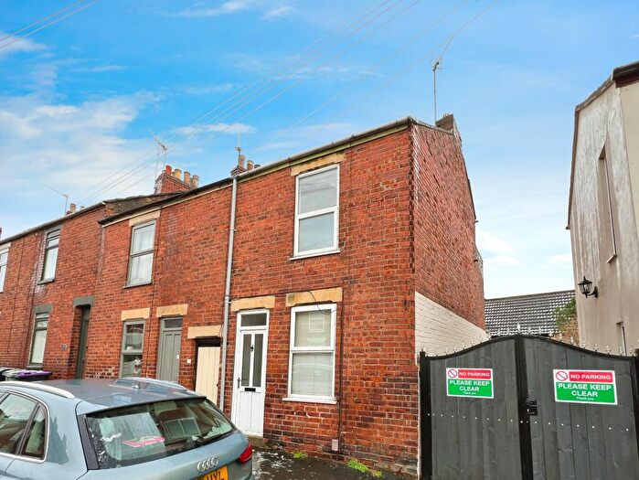 2 Bedroom Terraced House For Sale In Dudley Road, Grantham, NG31