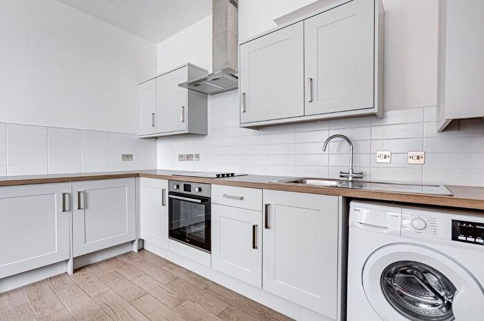 2 Bedroom Flat To Rent In Wellesley Road, Gunnersbury, W4