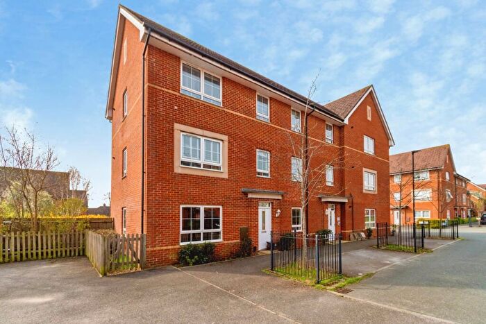 2 Bedroom Flat For Sale In Charles Arden Close, Southampton, Hampshire, SO16