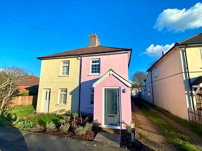 2 Bedroom Cottage To Rent In Fleet End Road, Warsash, Southampton, SO31