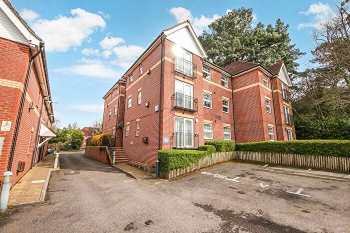 2 Bedroom Apartment For Sale In Cobden Avenue, Bitterne Park, SO18