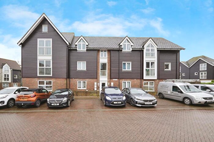 2 Bedroom Flat For Sale In Paxton Avenue, Hawkinge, Folkestone, Kent, CT18