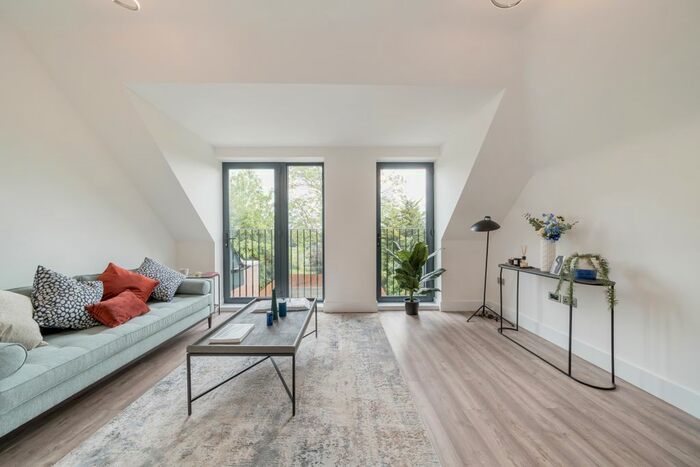 2 Bedroom Flat To Rent In Rosemont Road, London, W3