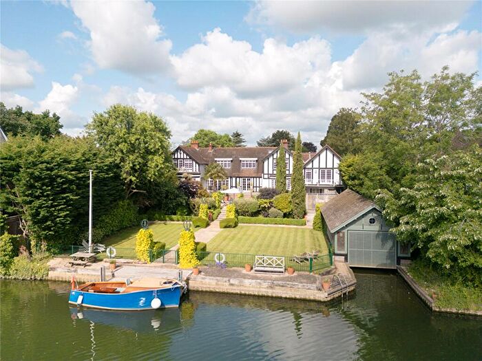 6 Bedroom Detached House For Sale In Fishery Road, Bray, Berkshire, SL6