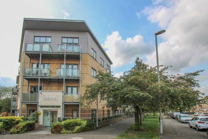 2 Bedroom Flat To Rent In Rollason Way, Brentwood, Essex, CM14