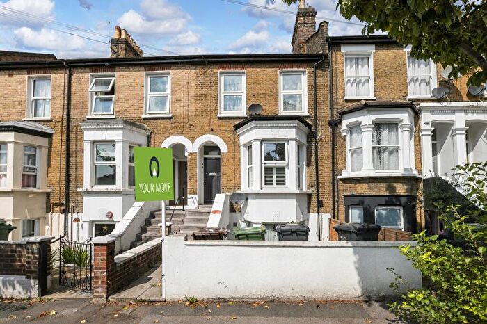 3 Bedroom Flat For Sale In North Birkbeck, Leytonstone, London, E11