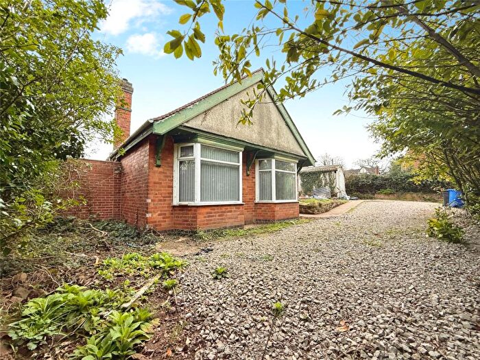 3 Bedroom Bungalow To Rent In Stapenhill Road, Burton-on-Trent, Staffordshire, DE15