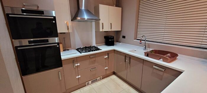 3 Bedroom Semi Detached House To Rent In Burnham Drive, Leicester, LE4