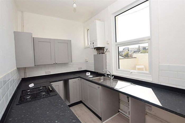 2 Bedroom Maisonette To Rent In Mann Street, Hastings, TN34