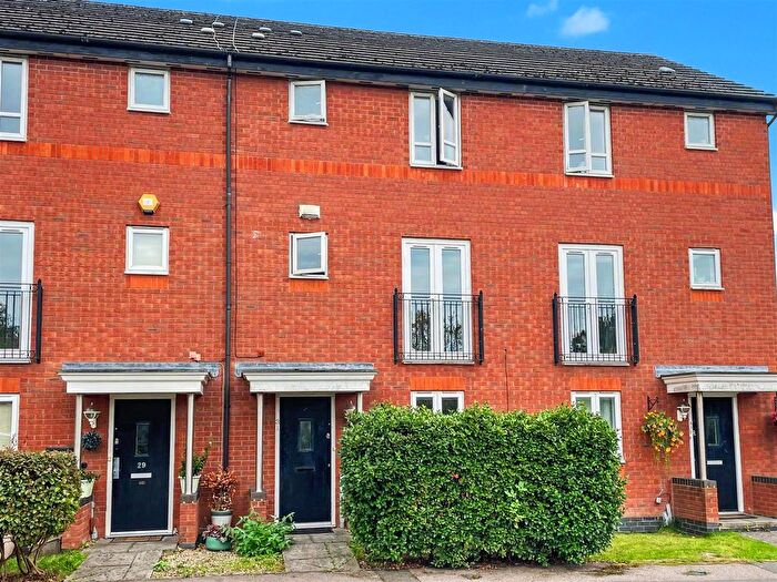 3 Bedroom Town House For Sale In Southernhay Avenue, Knighton, Leicester, LE2